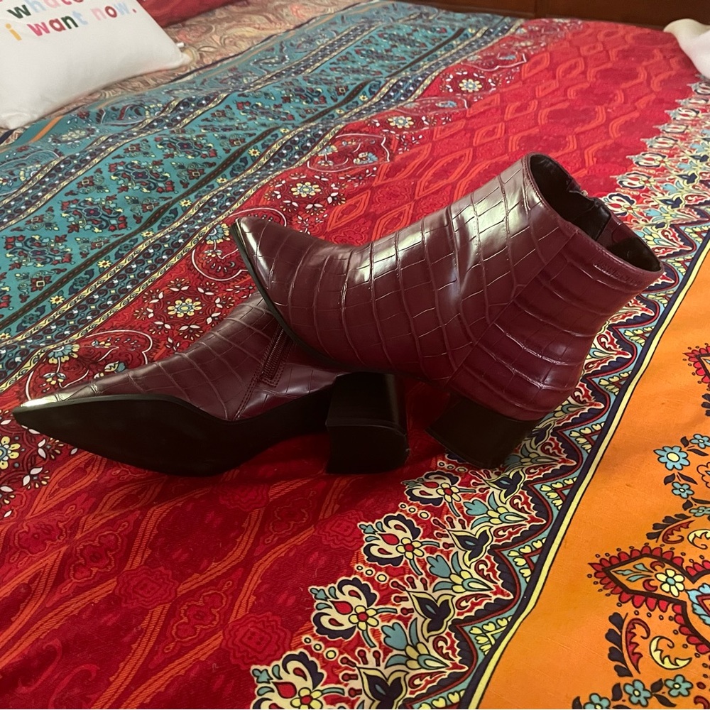 KENNETH COLE - Picture 4 of 5